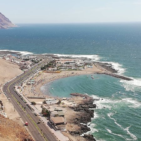 https://mdw-travel-data-us-east-1.s3.amazonaws.com/img/country/Chile/Playa-El-Laucho/img_02.jpg
