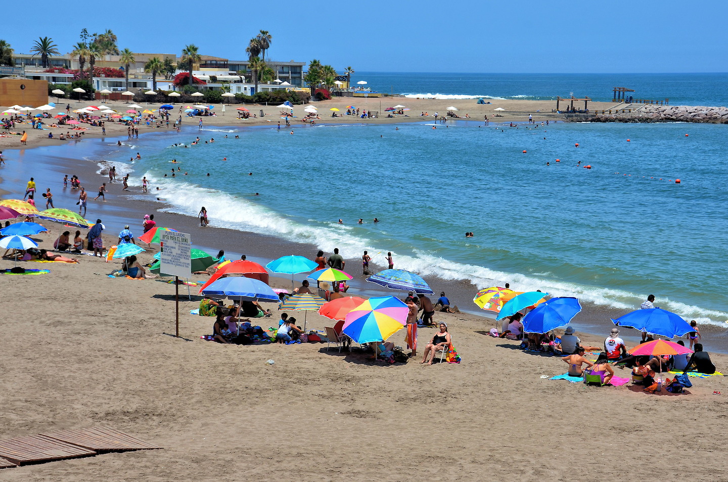 https://mdw-travel-data-us-east-1.s3.amazonaws.com/img/country/Chile/Playa-El-Laucho/img_03.jpg