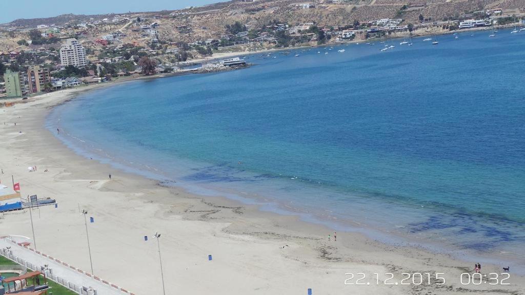 https://mdw-travel-data-us-east-1.s3.amazonaws.com/img/country/Chile/Playa-La-Herradura/img_02.jpg
