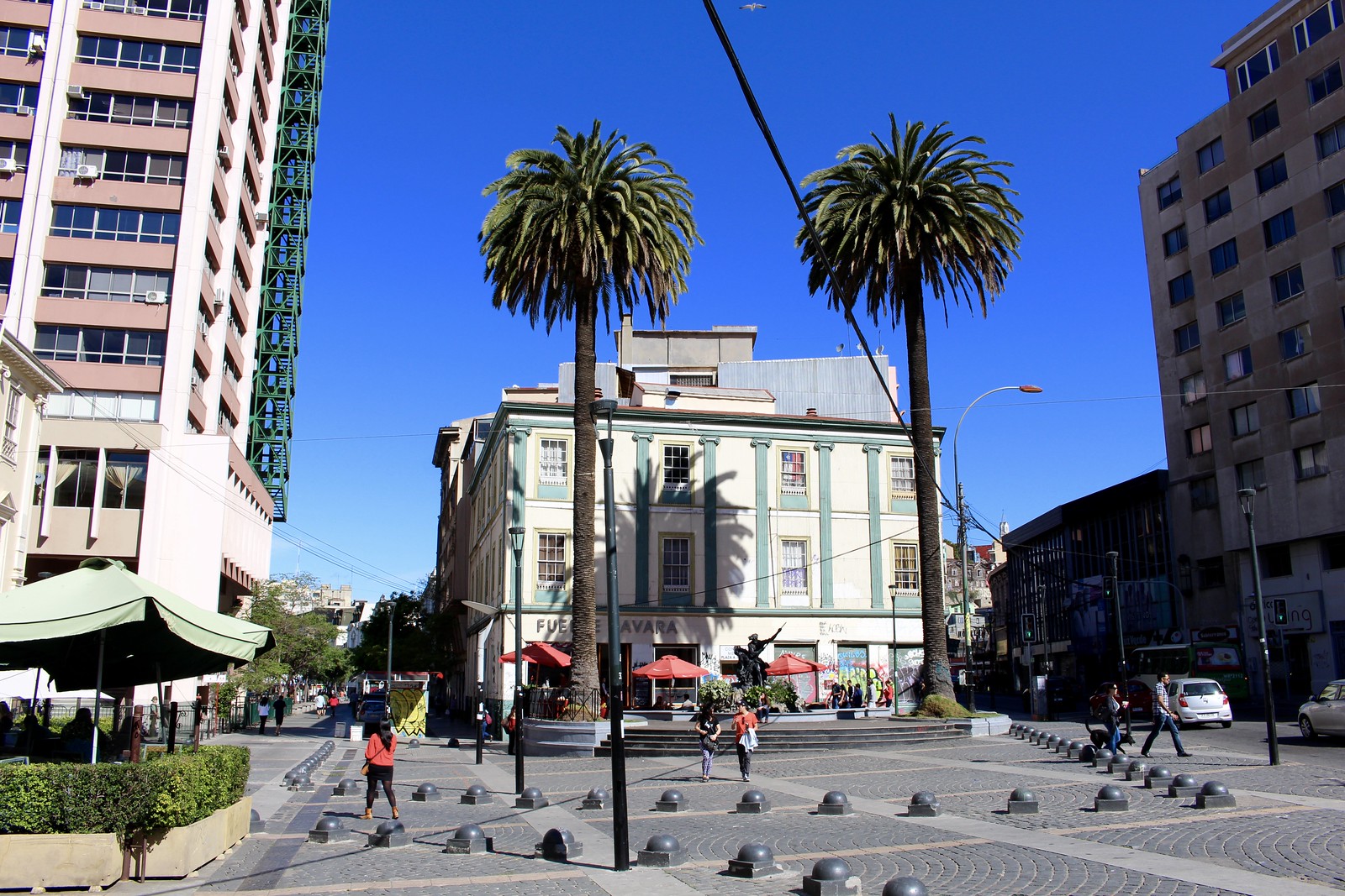 https://mdw-travel-data-us-east-1.s3.amazonaws.com/img/country/Chile/Plaza-Anibal-Pinto/img_01.jpg