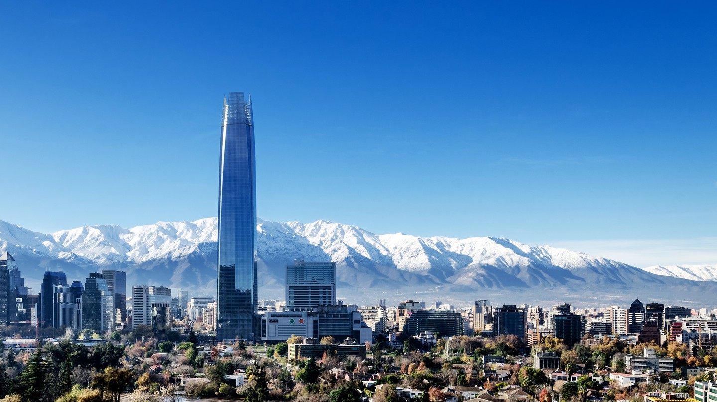 https://mdw-travel-data-us-east-1.s3.amazonaws.com/img/country/Chile/Plaza-Colon/img_01.jpg