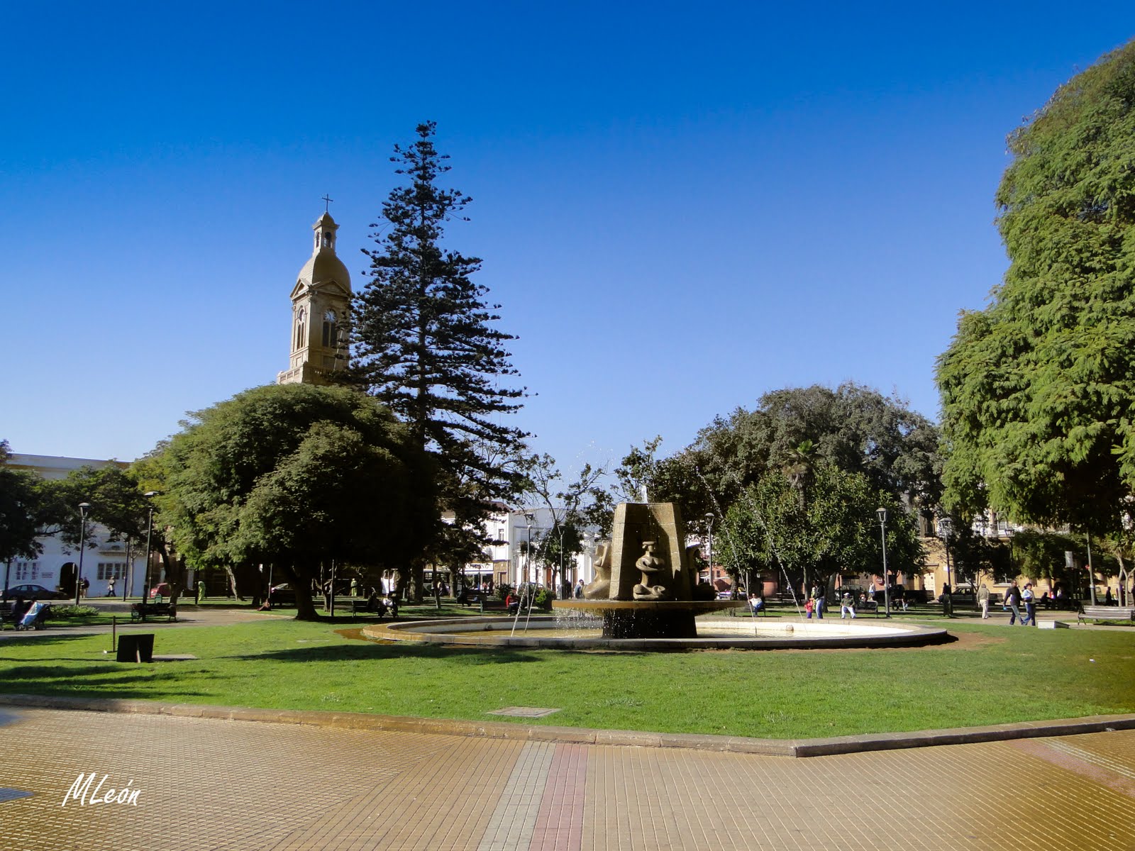 https://mdw-travel-data-us-east-1.s3.amazonaws.com/img/country/Chile/Plaza-de-Armas-de-La-Serena/img_03.jpg