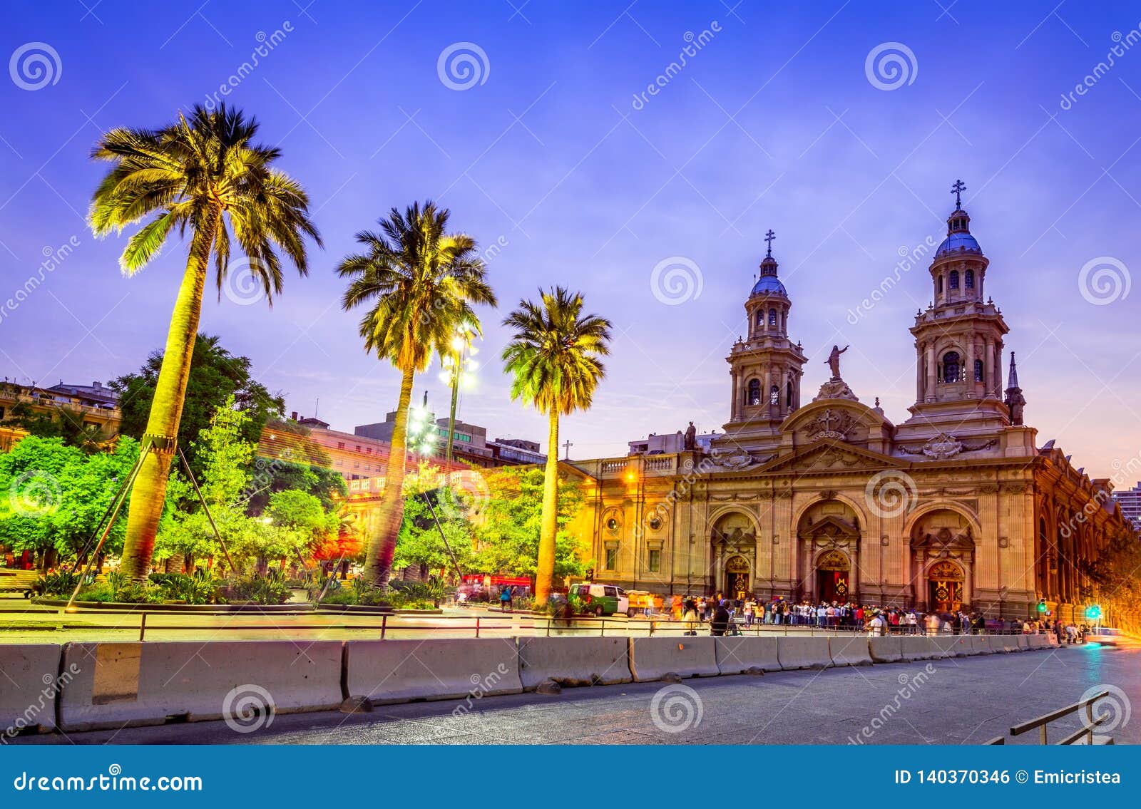 https://mdw-travel-data-us-east-1.s3.amazonaws.com/img/country/Chile/Plaza-de-Armas-de-Los-Angeles/img_03.jpg