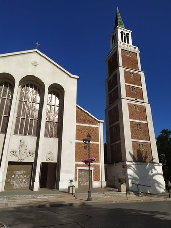 https://mdw-travel-data-us-east-1.s3.amazonaws.com/img/country/Chile/Plaza-de-Armas-de-Talca/img_03.jpg