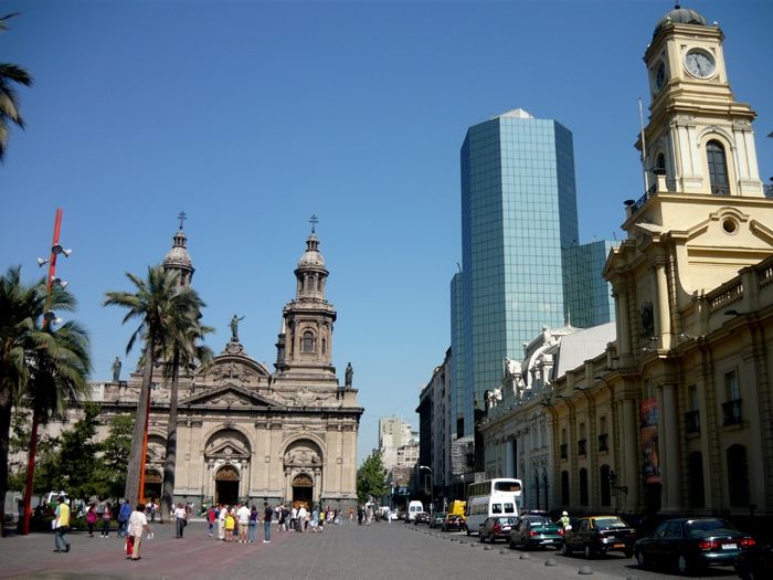https://mdw-travel-data-us-east-1.s3.amazonaws.com/img/country/Chile/Plaza-de-Las-Americas/img_03.jpg