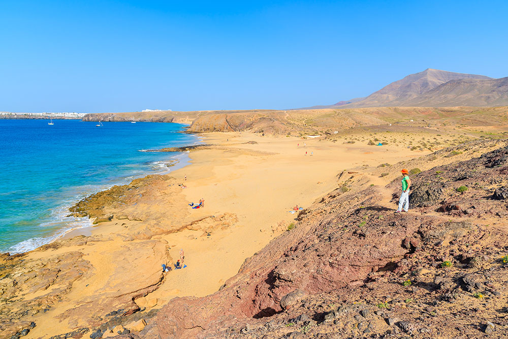 https://mdw-travel-data-us-east-1.s3.amazonaws.com/img/country/Chile/Pozo-Viejo-Beach/img_01.jpg