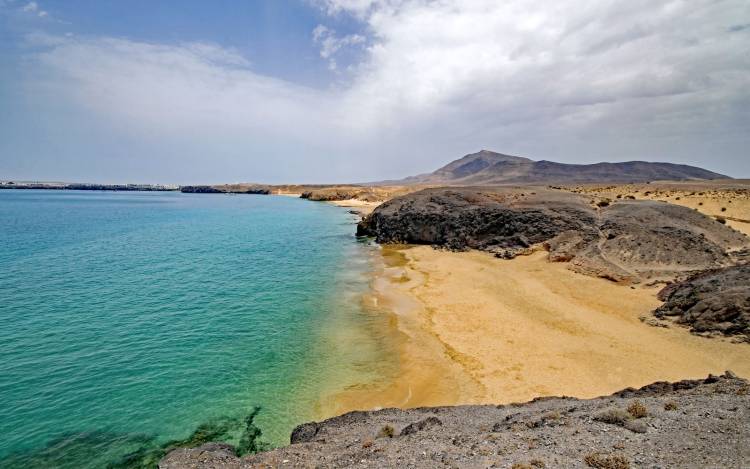 https://mdw-travel-data-us-east-1.s3.amazonaws.com/img/country/Chile/Pozo-Viejo-Beach/img_03.jpg