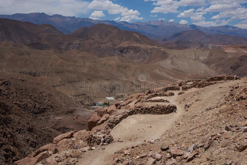 https://mdw-travel-data-us-east-1.s3.amazonaws.com/img/country/Chile/Pucara-de-Copaquilla/img_01.jpg