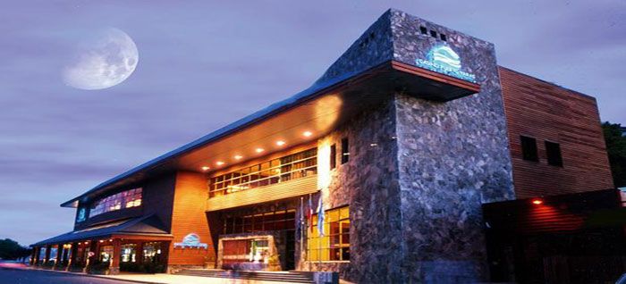 https://mdw-travel-data-us-east-1.s3.amazonaws.com/img/country/Chile/Puerto-Varas-Casino/img_02.jpg