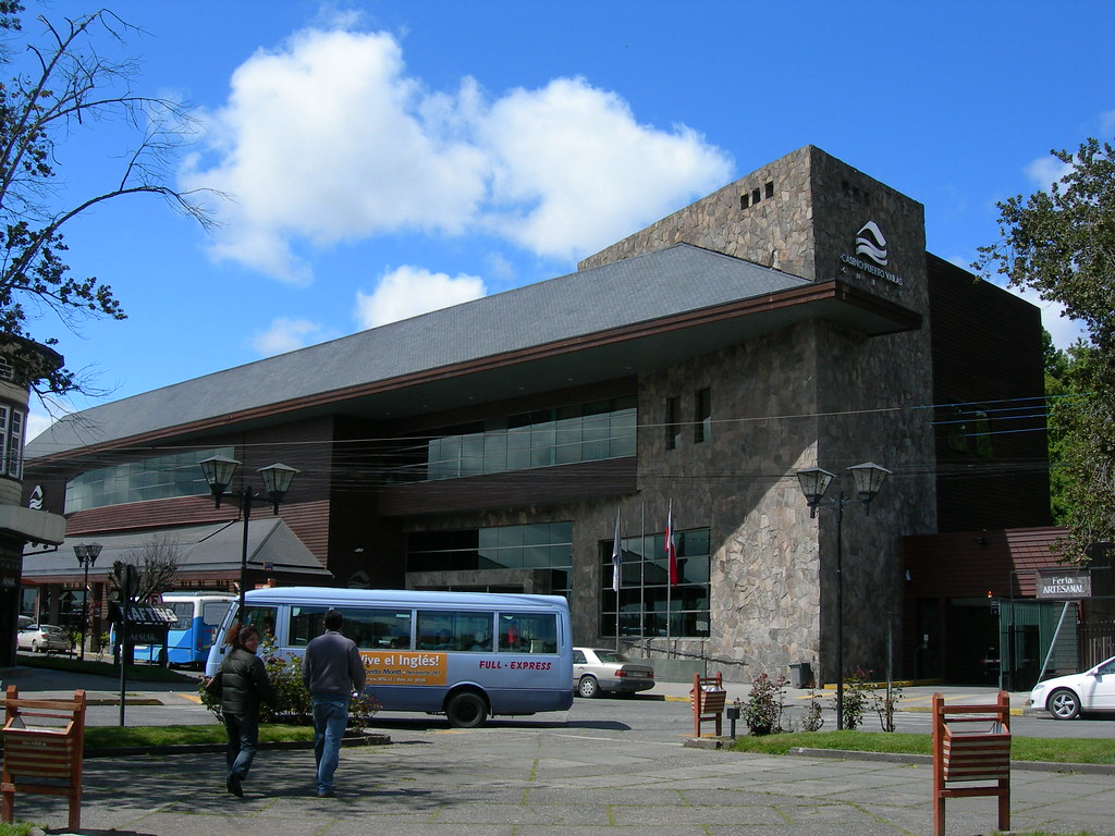 https://mdw-travel-data-us-east-1.s3.amazonaws.com/img/country/Chile/Puerto-Varas-Casino/img_03.jpg
