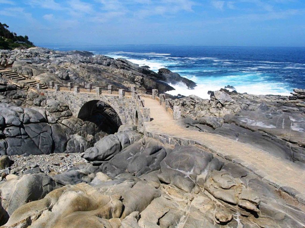 https://mdw-travel-data-us-east-1.s3.amazonaws.com/img/country/Chile/Punta-Gruesa-Beach/img_01.jpg