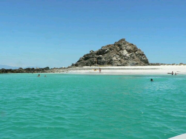 https://mdw-travel-data-us-east-1.s3.amazonaws.com/img/country/Chile/Punta-de-Choros/img_03.jpg