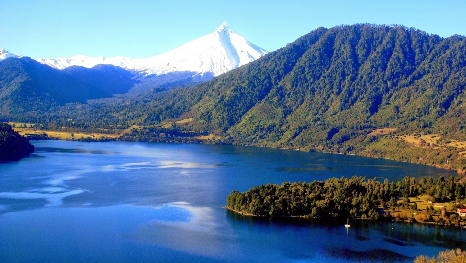 https://mdw-travel-data-us-east-1.s3.amazonaws.com/img/country/Chile/Puyehue-National-Park/img_00.jpg