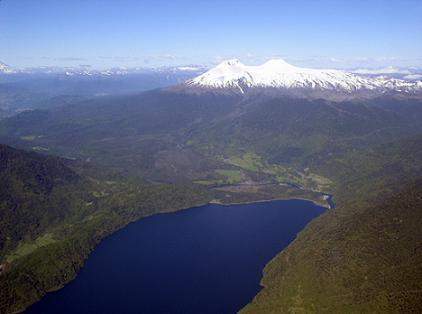 https://mdw-travel-data-us-east-1.s3.amazonaws.com/img/country/Chile/Rinihue-Lake/img_03.jpg