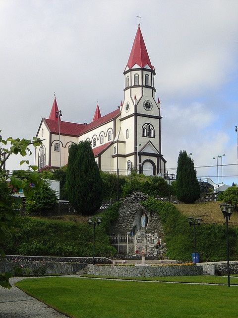 https://mdw-travel-data-us-east-1.s3.amazonaws.com/img/country/Chile/Sacred-Heart-of-Jesus-Church/img_03.jpg