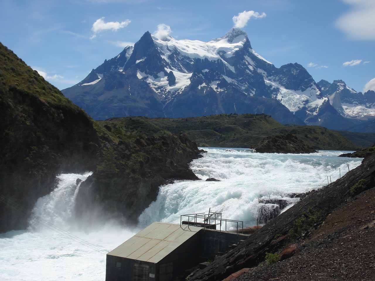 https://mdw-travel-data-us-east-1.s3.amazonaws.com/img/country/Chile/Salto-Chico/img_03.jpg