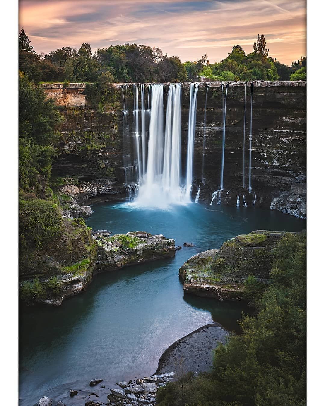https://mdw-travel-data-us-east-1.s3.amazonaws.com/img/country/Chile/Salto-del-Itata/img_00.jpg