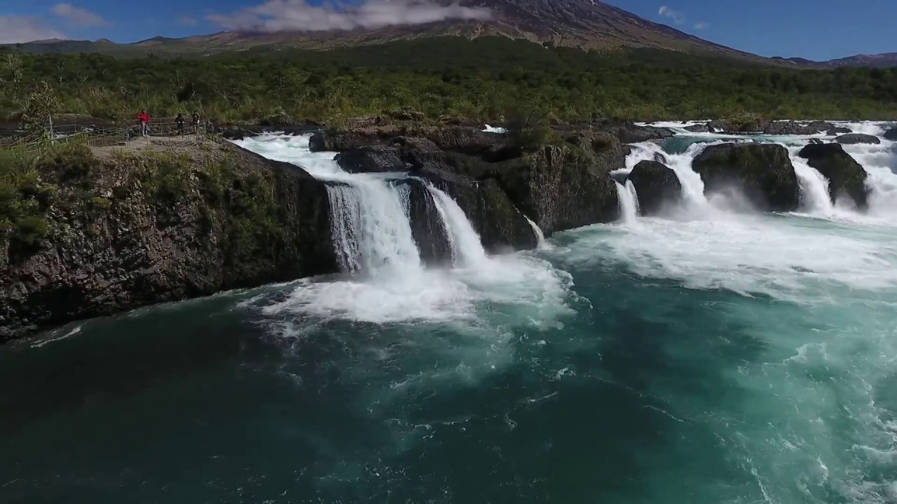 https://mdw-travel-data-us-east-1.s3.amazonaws.com/img/country/Chile/Saltos-del-Petrohue/img_03.jpg