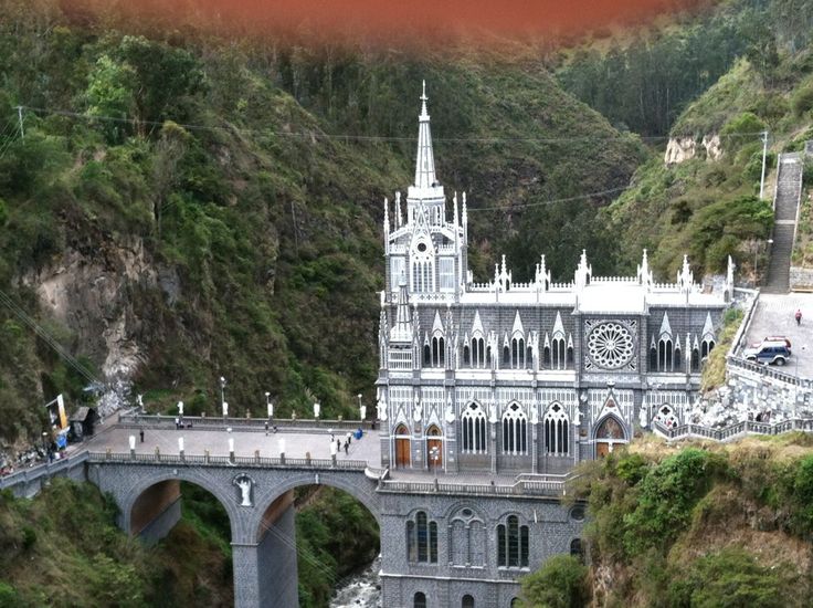 https://mdw-travel-data-us-east-1.s3.amazonaws.com/img/country/Chile/Santuario-Laguna-de-Laja/img_02.jpg