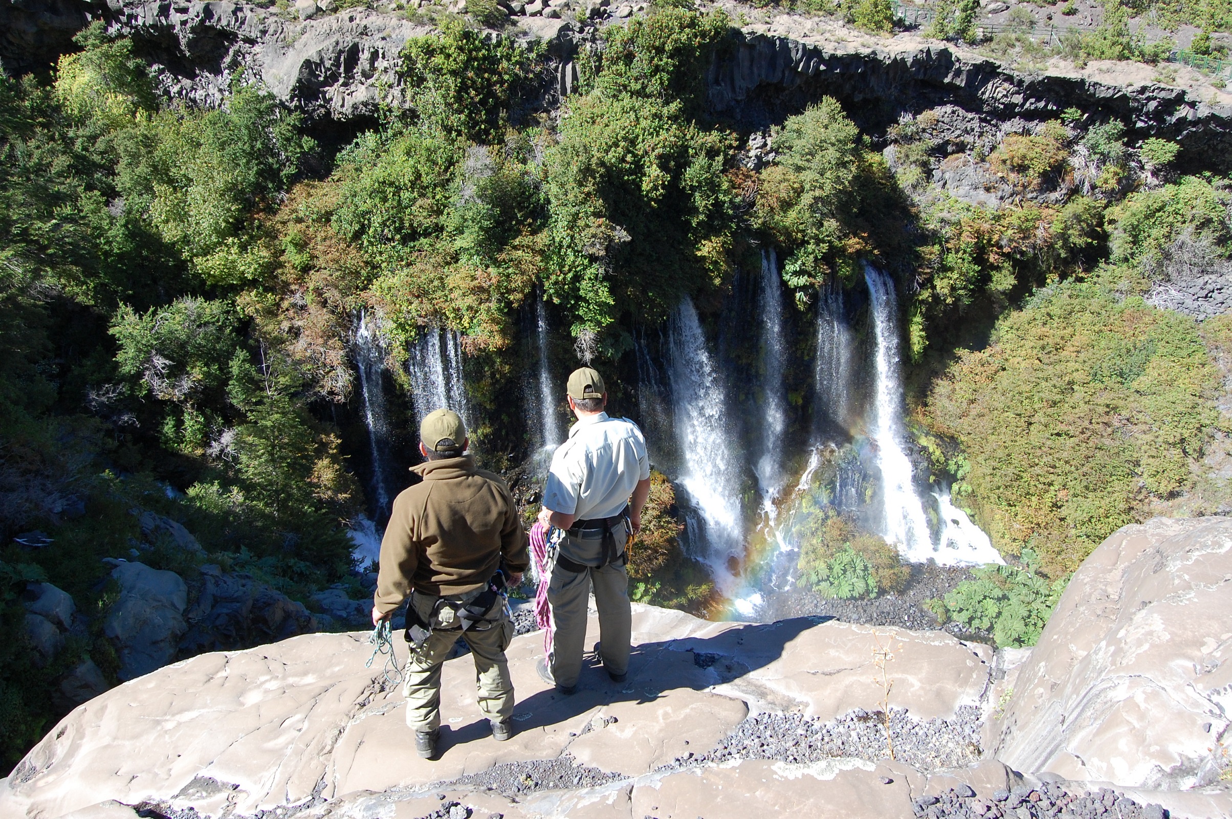 https://mdw-travel-data-us-east-1.s3.amazonaws.com/img/country/Chile/Santuario-Nacional-Laguna-del-Laja/img_03.jpg