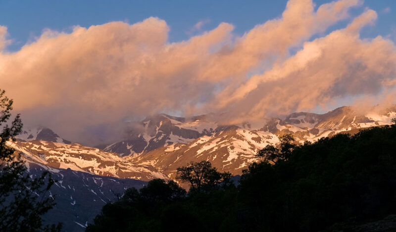 https://mdw-travel-data-us-east-1.s3.amazonaws.com/img/country/Chile/Santuario-de-la-Naturaleza-Alto-Huemul/img_02.jpg