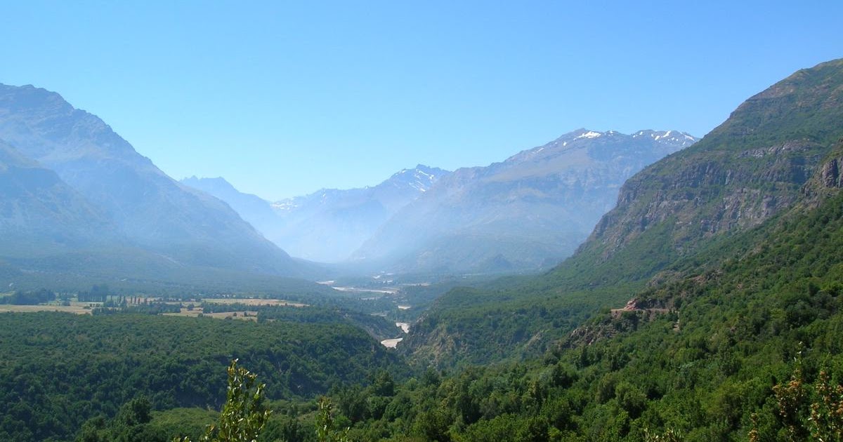 https://mdw-travel-data-us-east-1.s3.amazonaws.com/img/country/Chile/Santuario-de-la-Naturaleza-del-Rio-Los-Cipreses/img_01.jpg