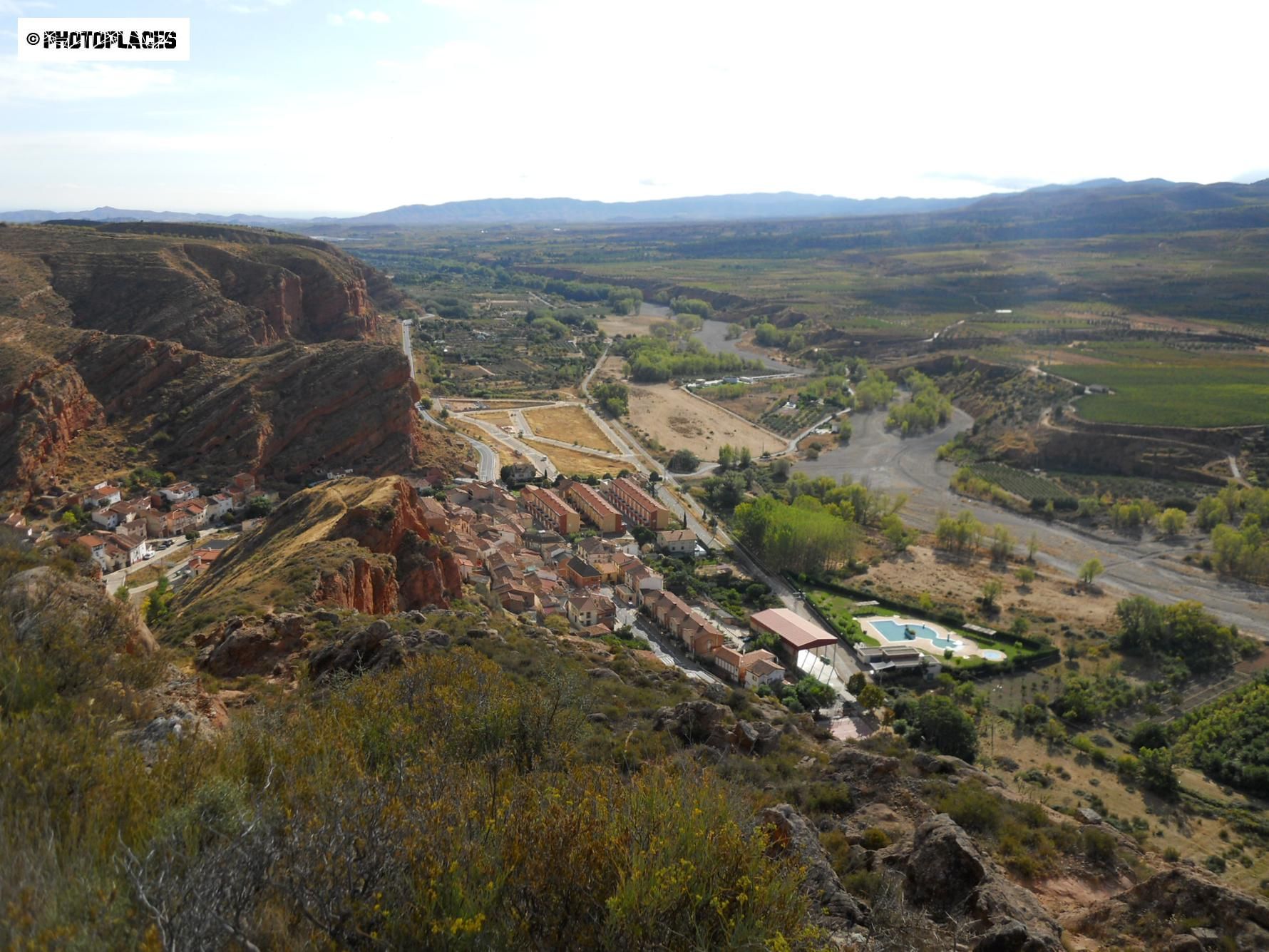 https://mdw-travel-data-us-east-1.s3.amazonaws.com/img/country/Chile/Santuario-de-los-Dinosaurios/img_02.jpg