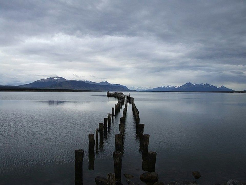 https://mdw-travel-data-us-east-1.s3.amazonaws.com/img/country/Chile/Seno-Ultima-Esperanza/img_01.jpg