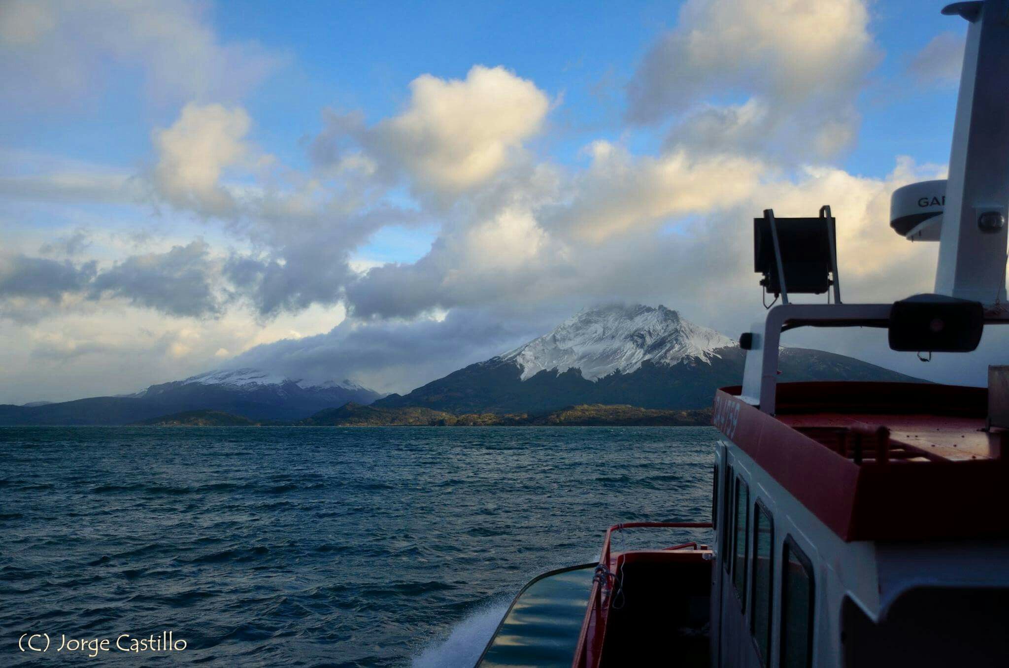 https://mdw-travel-data-us-east-1.s3.amazonaws.com/img/country/Chile/Seno-Ultima-Esperanza/img_03.jpg