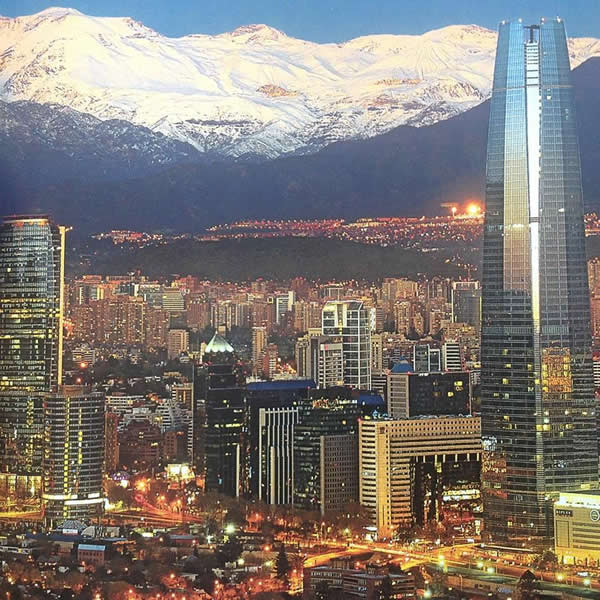 https://mdw-travel-data-us-east-1.s3.amazonaws.com/img/country/Chile/Sky-Costanera/img_03.jpg