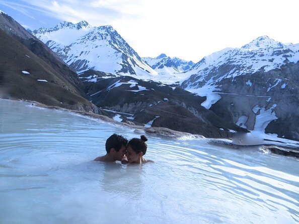 https://mdw-travel-data-us-east-1.s3.amazonaws.com/img/country/Chile/Termas-de-Colina/img_02.jpg