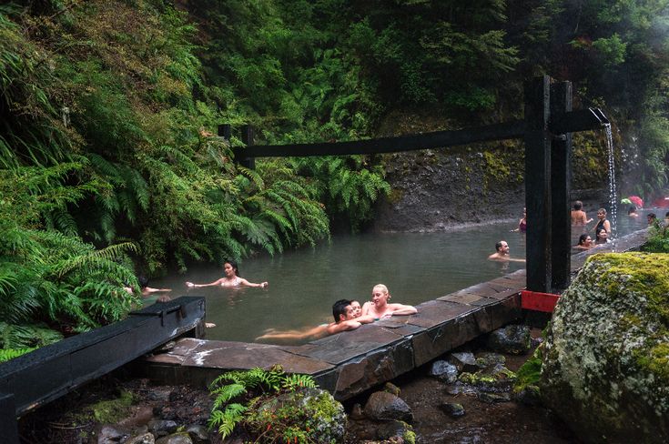 https://mdw-travel-data-us-east-1.s3.amazonaws.com/img/country/Chile/Termas-de-Los-Contin/img_02.jpg