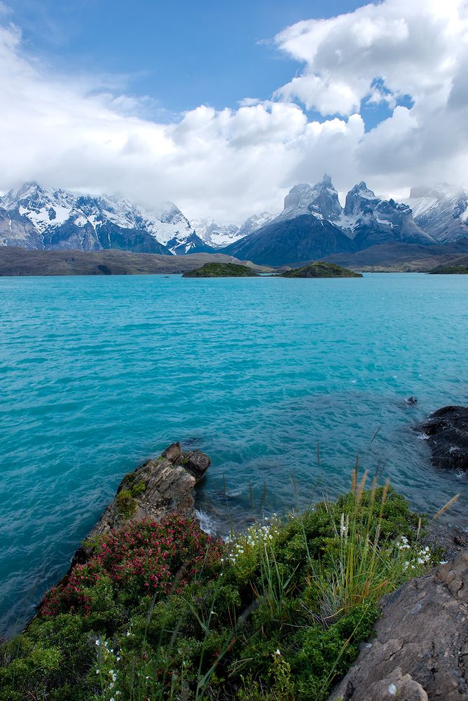 https://mdw-travel-data-us-east-1.s3.amazonaws.com/img/country/Chile/Torres-del-Paine-National-Park/img_01.jpg
