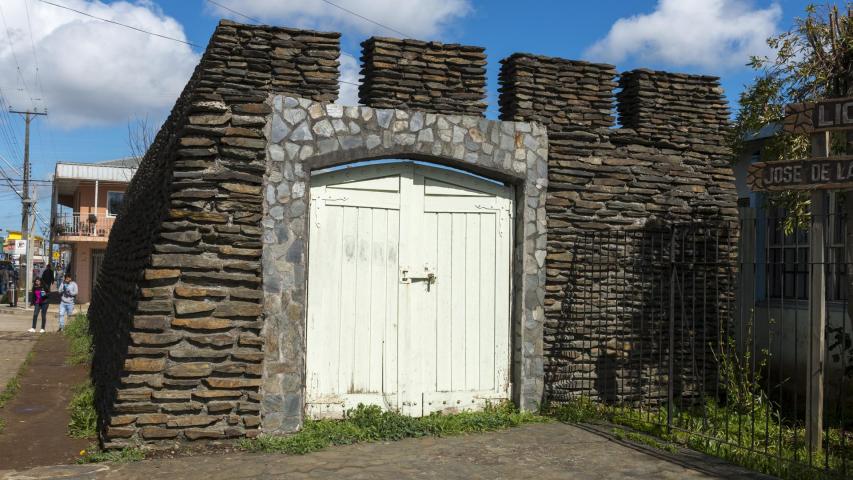 https://mdw-travel-data-us-east-1.s3.amazonaws.com/img/country/Chile/Tucapel/img_01.jpg
