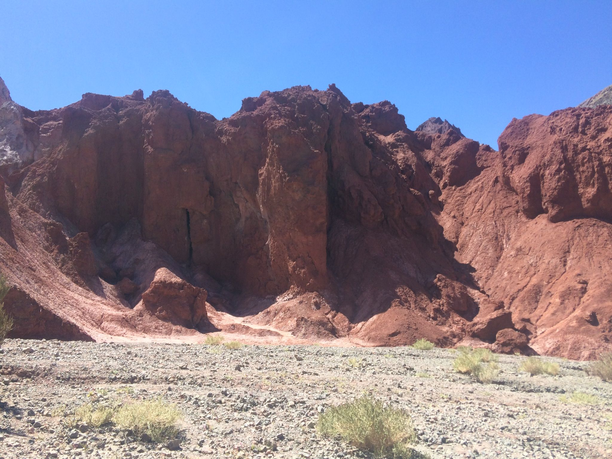 https://mdw-travel-data-us-east-1.s3.amazonaws.com/img/country/Chile/Valle-del-Arcoiris/img_02.jpg
