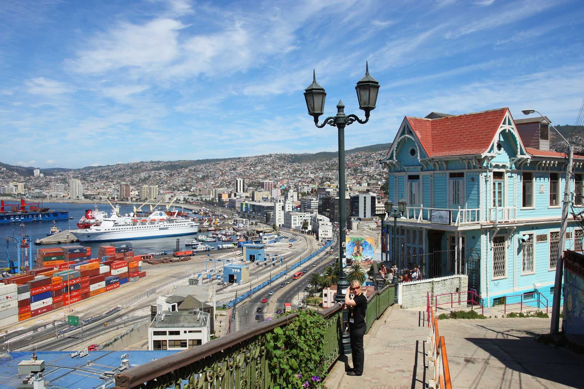 https://mdw-travel-data-us-east-1.s3.amazonaws.com/img/country/Chile/Valparaiso-Port/img_02.jpg