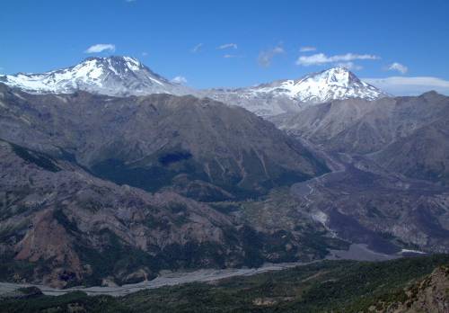 https://mdw-travel-data-us-east-1.s3.amazonaws.com/img/country/Chile/Vilches-National-Reserve/img_02.jpg