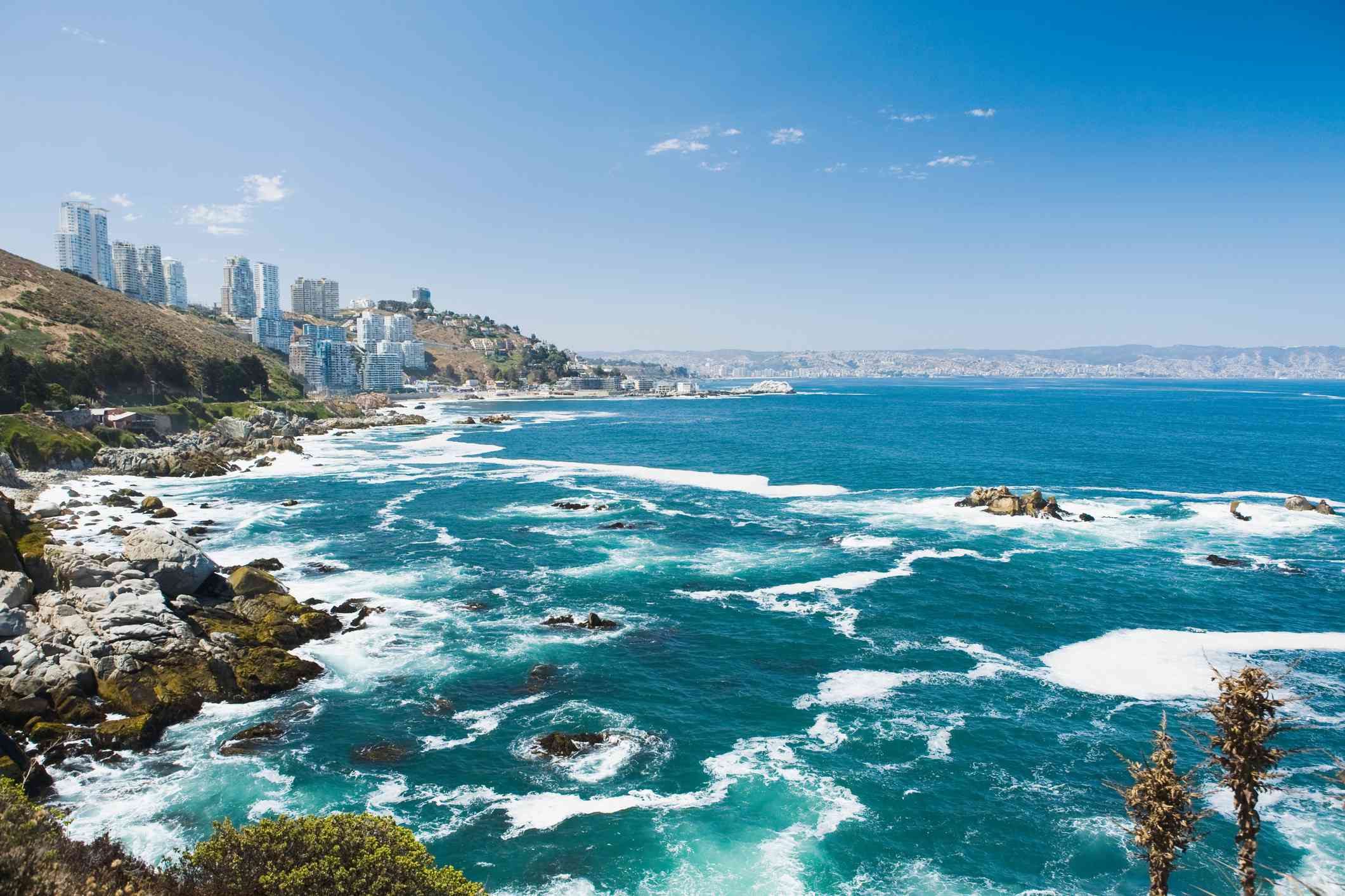 https://mdw-travel-data-us-east-1.s3.amazonaws.com/img/country/Chile/Vina-del-Mar-Beach/img_01.jpg