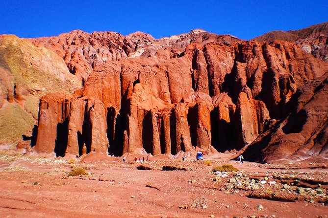 https://mdw-travel-data-us-east-1.s3.amazonaws.com/img/country/Chile/Yerbas-Buenas/img_01.jpg