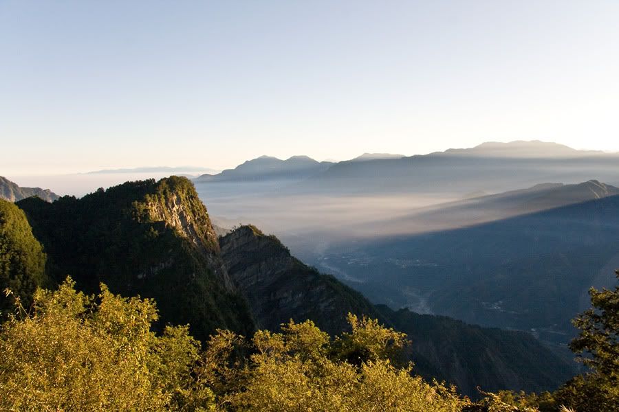https://mdw-travel-data-us-east-1.s3.amazonaws.com/img/country/China/Alishan-National-Scenic-Area/img_03.jpg