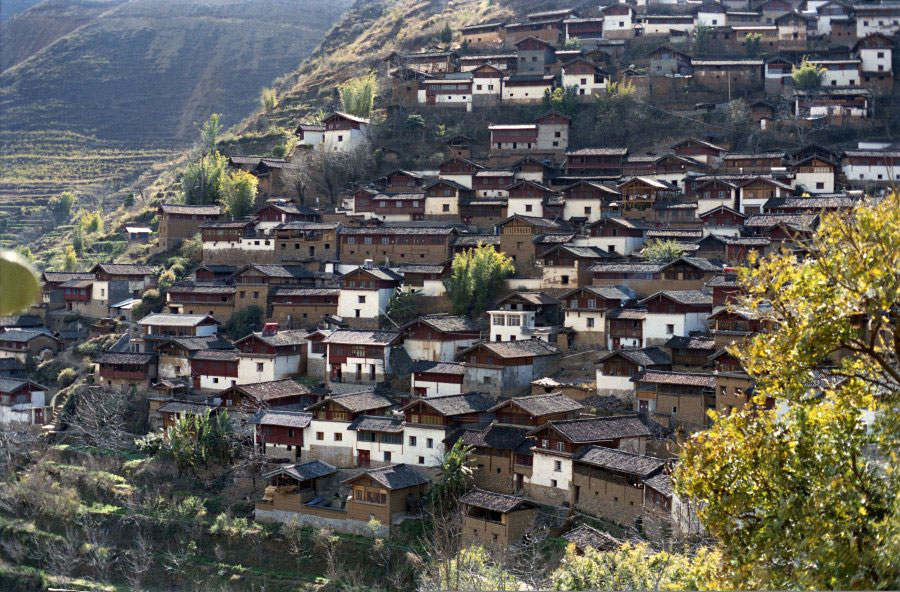 https://mdw-travel-data-us-east-1.s3.amazonaws.com/img/country/China/Baoshan-Stone-Town/img_01.jpg