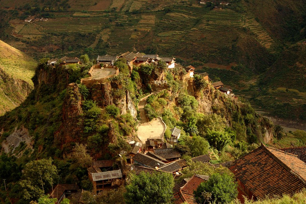 https://mdw-travel-data-us-east-1.s3.amazonaws.com/img/country/China/Baoshan-Stone-Town/img_03.jpg
