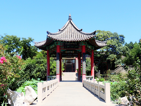 https://mdw-travel-data-us-east-1.s3.amazonaws.com/img/country/China/Baotu-Spring-Park/img_02.jpg