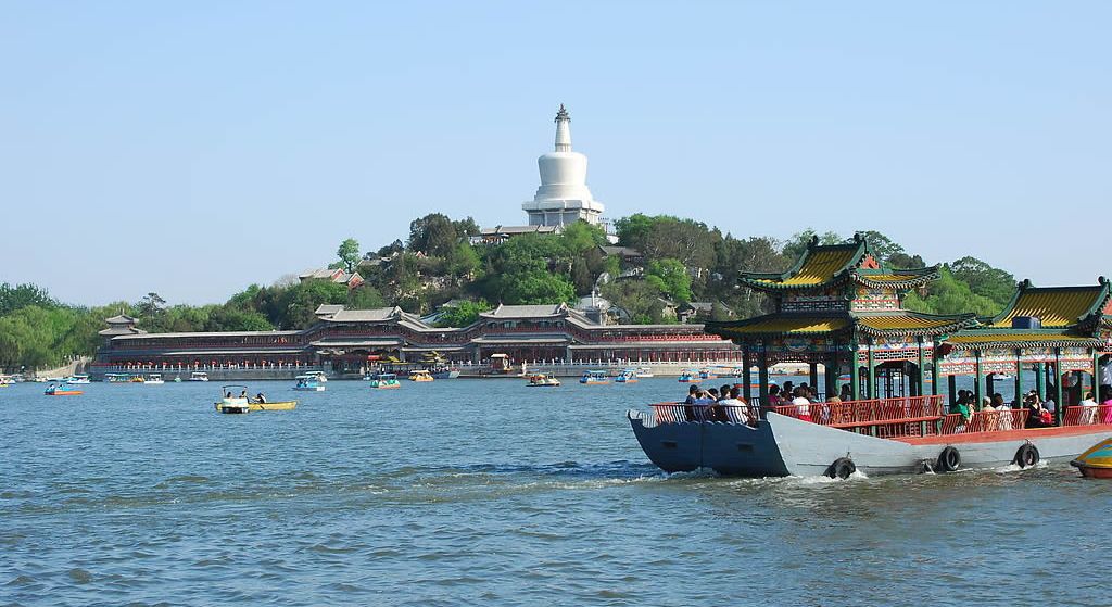 https://mdw-travel-data-us-east-1.s3.amazonaws.com/img/country/China/Beihai-Park/img_01.jpg