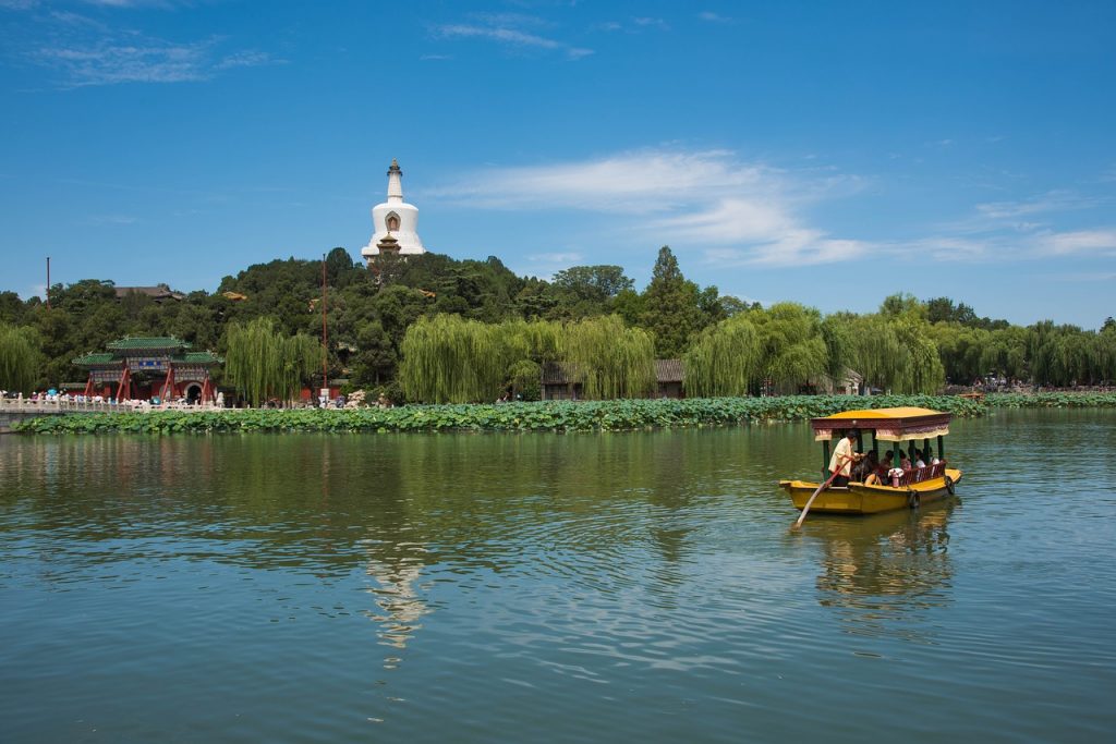 https://mdw-travel-data-us-east-1.s3.amazonaws.com/img/country/China/Beihai-Park/img_03.jpg