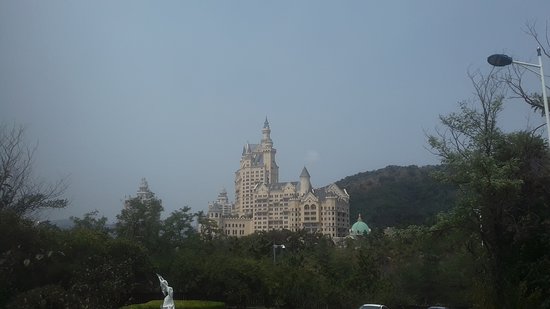 https://mdw-travel-data-us-east-1.s3.amazonaws.com/img/country/China/Binhai-Road/img_02.jpg