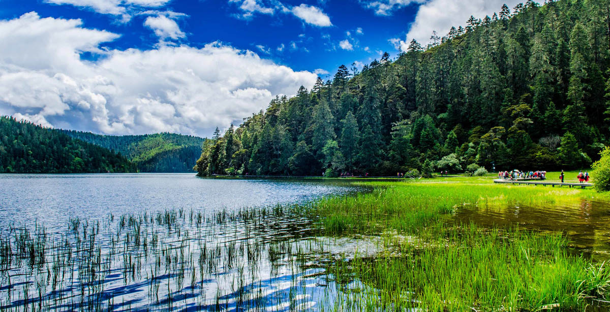 https://mdw-travel-data-us-east-1.s3.amazonaws.com/img/country/China/Bitahai-Lake/img_02.jpg