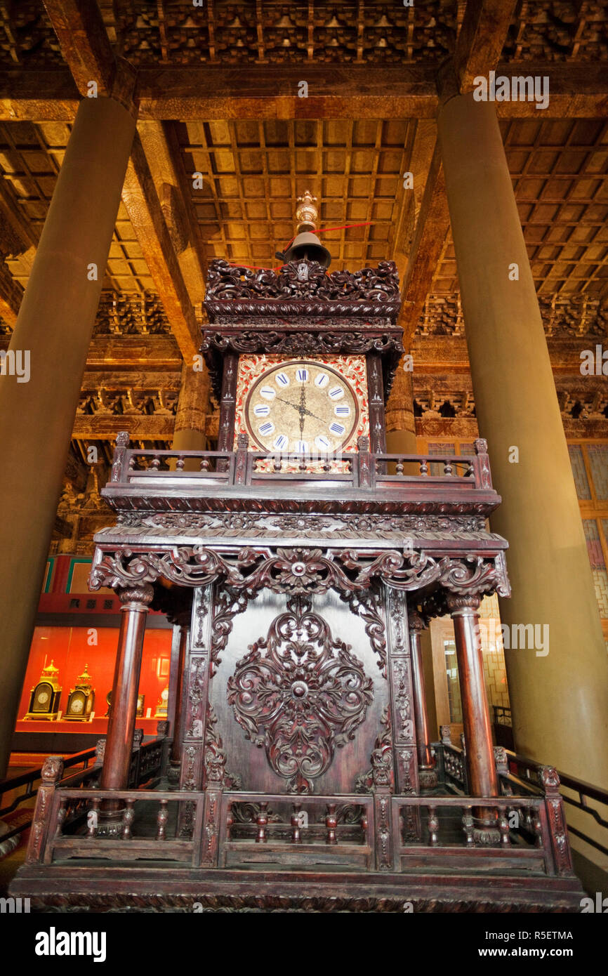 https://mdw-travel-data-us-east-1.s3.amazonaws.com/img/country/China/Century-Clock-Plaza/img_01.jpg