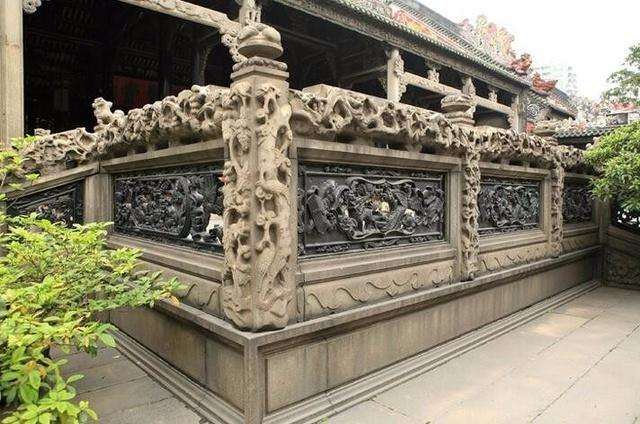 https://mdw-travel-data-us-east-1.s3.amazonaws.com/img/country/China/Chen-Clan-Ancestral-Hall/img_03.jpg