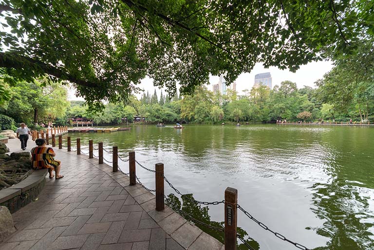 https://mdw-travel-data-us-east-1.s3.amazonaws.com/img/country/China/Chengdu-Renmin-Park/img_03.jpg